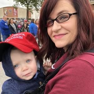 Meet your Posher, Laura